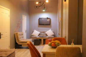 5 rooms apartment in heart of Tbilisi, Rustaveli Avenue